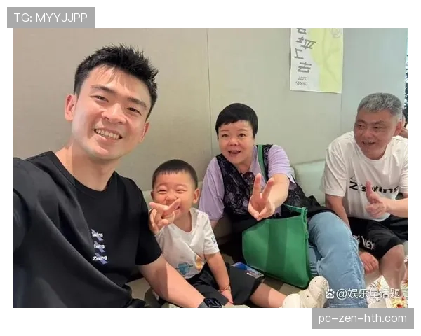 郑思维这反差也太夸张了吧,赛场像战士,家里像画报现场 郑思维这反差也太夸张了吧,赛场像战士,家里像画报现场